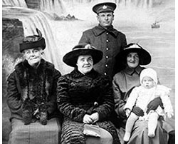 WWI Cecil Johnson, Canadian army, with his family WWI Cecil Johnson, Canadian army, with his family